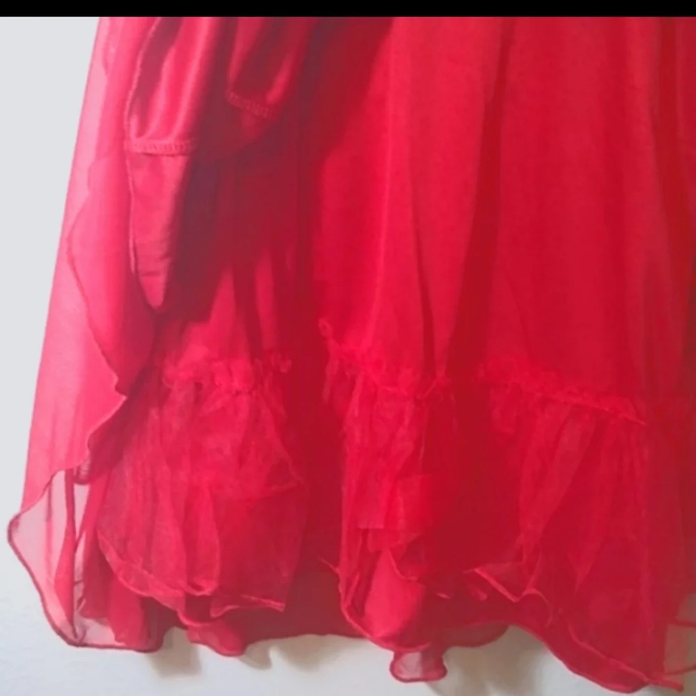 Red Xtraordinary Homecoming Dress Size 5 Juniors - Picture 8 of 10